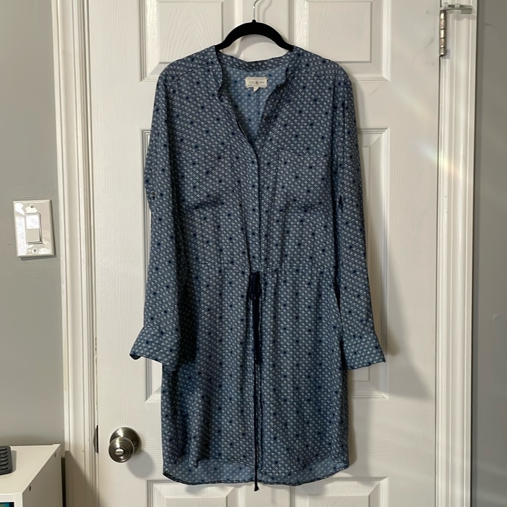 Lou & Grey Summer dress with built-in belt. Button up front (M)